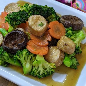 Broccoli with Scallops at Say Green 绿素 in East Singapore