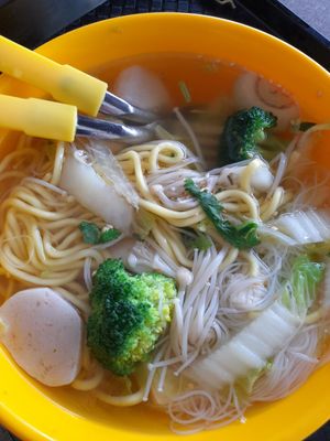 Soup yong tau foo at Say Green 绿素 in East Singapore