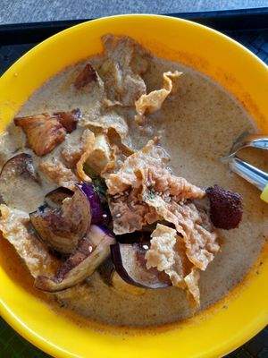 Laksa young tau foo at Say Green 绿素 in East Singapore