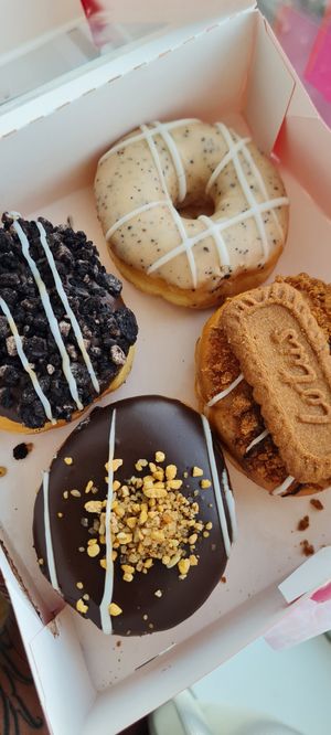 Box of 4 at Dunkin' - Nieuwendijk in Amsterdam