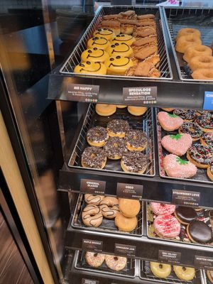 the vegan donuts in the counter at Dunkin' in Eindhoven
