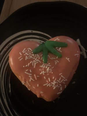 Strawberry and cream  at Dunkin' - CS in Utrecht