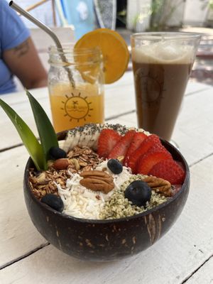 10/10 Tropical Smoothie Bowl  at Elixir Spot in Puerto Vallarta
