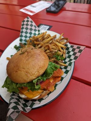 Vegan chicken burger 5/5 at Leopold's Tavern in Edmonton