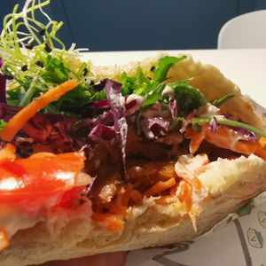 Outlaw Seitan Pita by Tuesday Food Partner Veganitas at Coworking Lounge Tessinerplatz - Coffee Shop in Zurich