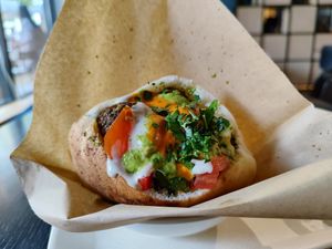 Sunday's = Pita Falafel with Food Partner Abu-Tscha'Tschi at Coworking Lounge Tessinerplatz - Coffee Shop in Zurich