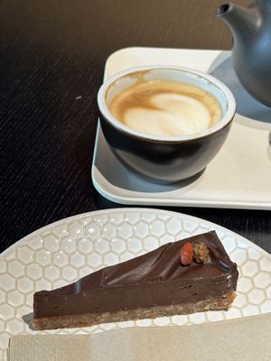 chocolate cheesecake & oat cappuccino  at Coworking Lounge Tessinerplatz - Coffee Shop in Zurich