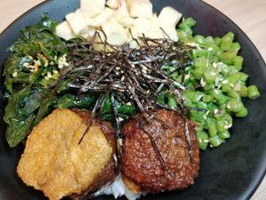 Impossible Hakka bowl at Ah Lock & Co in Central Singapore