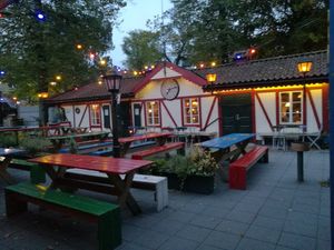 Outdoor tables at Far i hatten in Malmo