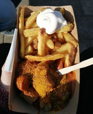 Currywurst mit Fritten, 8€ at Juut Food in Bonn