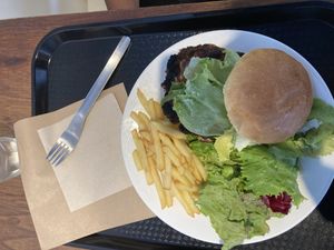 Hayama burger at Whitely by Toriba Coffee in Hayama