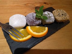 Mochi Auswahl zum Nachtisch at BOA Asia Vegan in Lueneburg