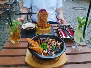 Buddha Bowl und flying noodles at BOA Asia Vegan in Lueneburg