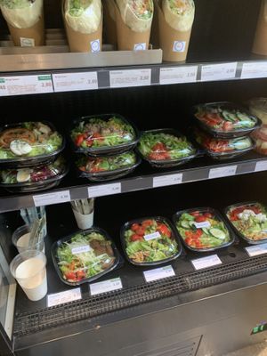 Salads and wraps  at 3Roses in Ljubljana