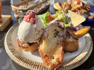 French toast  at Rotton 六屯 in Chatan