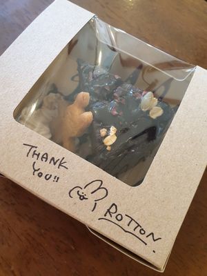 Chocolate cake to go at Rotton 六屯 in Chatan