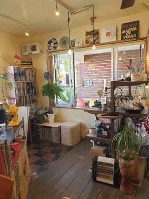 Art everywhere! at Rotton 六屯 in Chatan