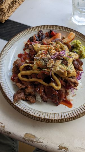 🍢🍚🧀 Cheese Chicken over Rice (1100¥) at Rotton 六屯 in Chatan