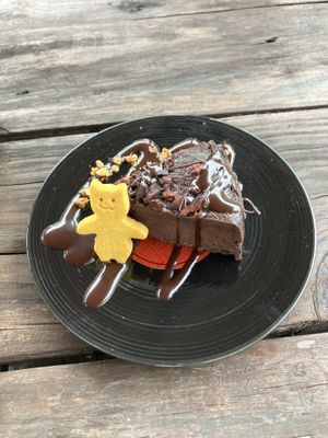 the chocolate cake (SO DELICIOUS!)  at Rotton 六屯 in Chatan