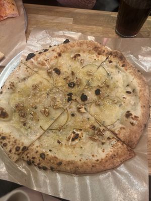 Pears, walnuts and blue cheesee  at La Piccola Nonna Pizza in Stockholm