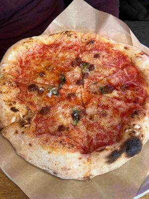 jammin- sweet, didn't like, and too little seitan at La Piccola Nonna Pizza in Stockholm