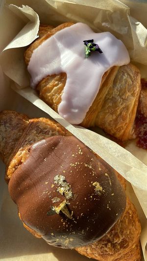 OMG! Strawberry and chocolate orange croissants! Unbelievable ❤️❤️ #Veganuary at Chaumont Vegan in Beverly Hills