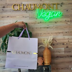 Cute decor at Chaumont Vegan in Beverly Hills