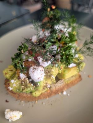 The Avo toast 😋 at Chaumont Vegan in Beverly Hills