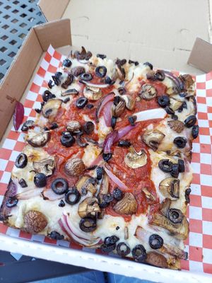 Vegan cheese, mushroom, onion, black olives at Guerrilla Pizza  in Las Vegas