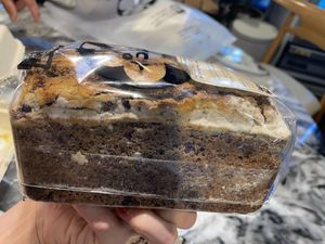 Side view of blueberry bread   at Dohyeongdang - 도형당  in Busan