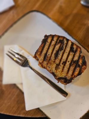 Warm banana bread with chocolate at Espresso Perfetto in Neuss