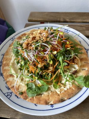 Flatbread humus   at In 't grün in Zonhoven