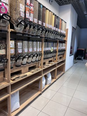 Bulk goods  at Les Comptoirs de la Bio in Frouard