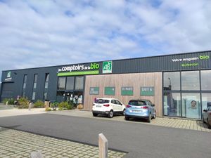 Outside at Les Comptoirs de la Bio in Quiberon