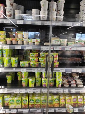 Iogurts at Les Comptoirs de la Bio in Quiberon