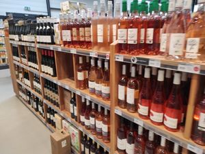 Wines at Les Comptoirs de la Bio in Quiberon