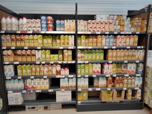 Milks at Les Comptoirs de la Bio in Quiberon