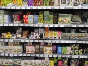 Teas at Les Comptoirs de la Bio in Quiberon