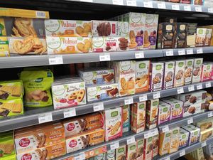 Cookies at Les Comptoirs de la Bio in Quiberon