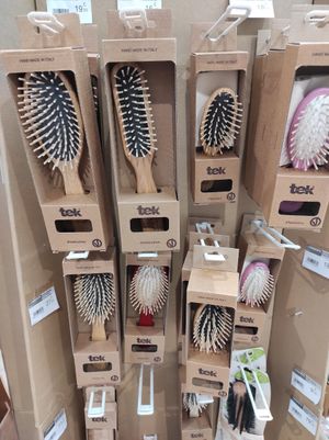 Hair brushes at Les Comptoirs de la Bio in Quiberon