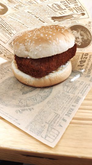 Broodje Bamihap met mayonaise at Last Vegas in Utrecht