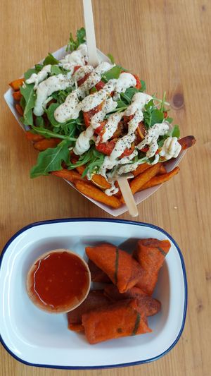 Vegan loaded fries met zoete aardappel en vlammetjes at Last Vegas in Utrecht
