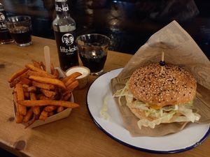'Beef' Burger and sweet potato fries at Last Vegas in Utrecht