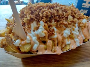 Gambling rendang fries at Last Vegas in Utrecht