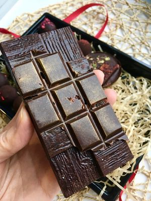 Vegan chocolate with almonds and strawberries at Julia Greencake in Tula