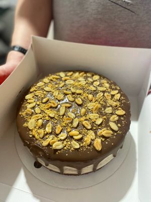 Vegan snickers cake at Mamin Vegan Cake in Krasnodar
