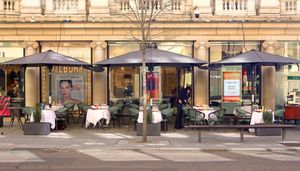 terrace flat at 123V Browns in London