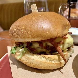 California Cheeseburger  at 123V Browns in London