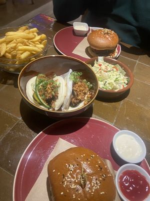 Boa Buns and KFC Burgerr #Veganuary at 123V Browns in London