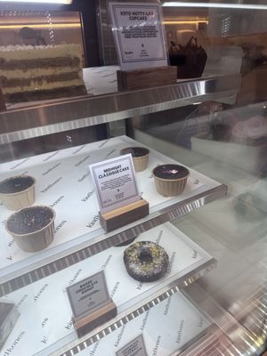 Cake  at Kind Kones - Paragon Orchard in Central Singapore